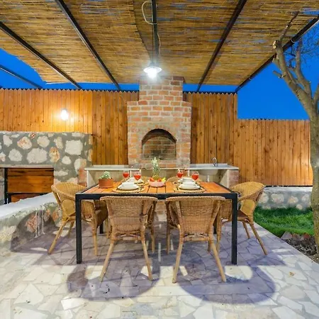 Kirlangic Evi Villa *
